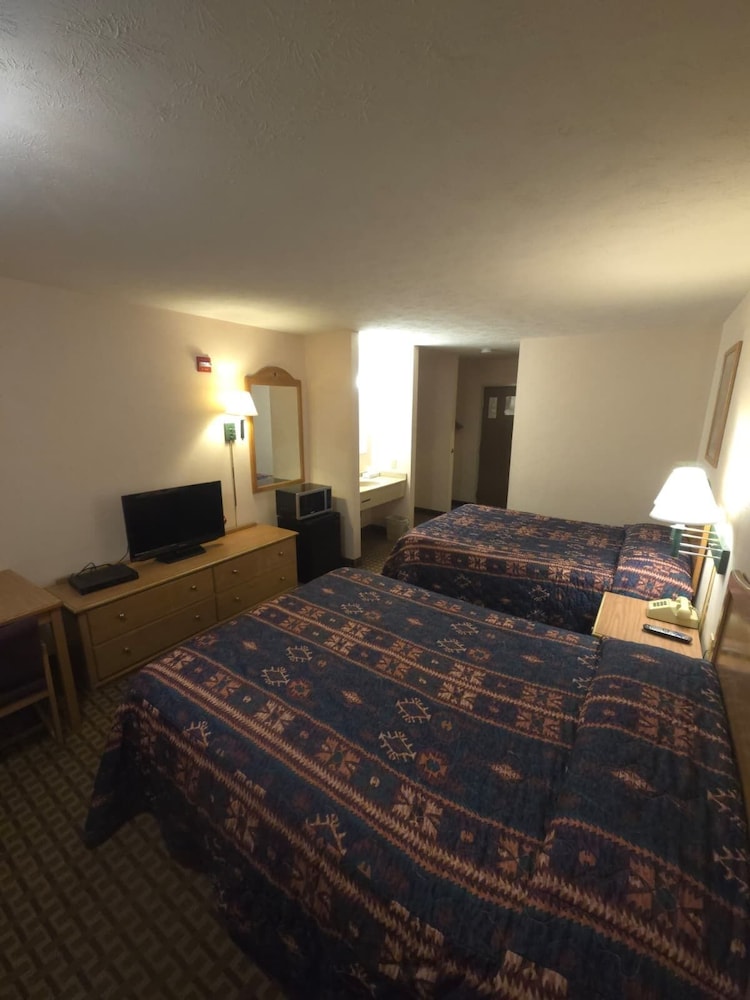 Capital O Roadside Inn Thedford NE 2