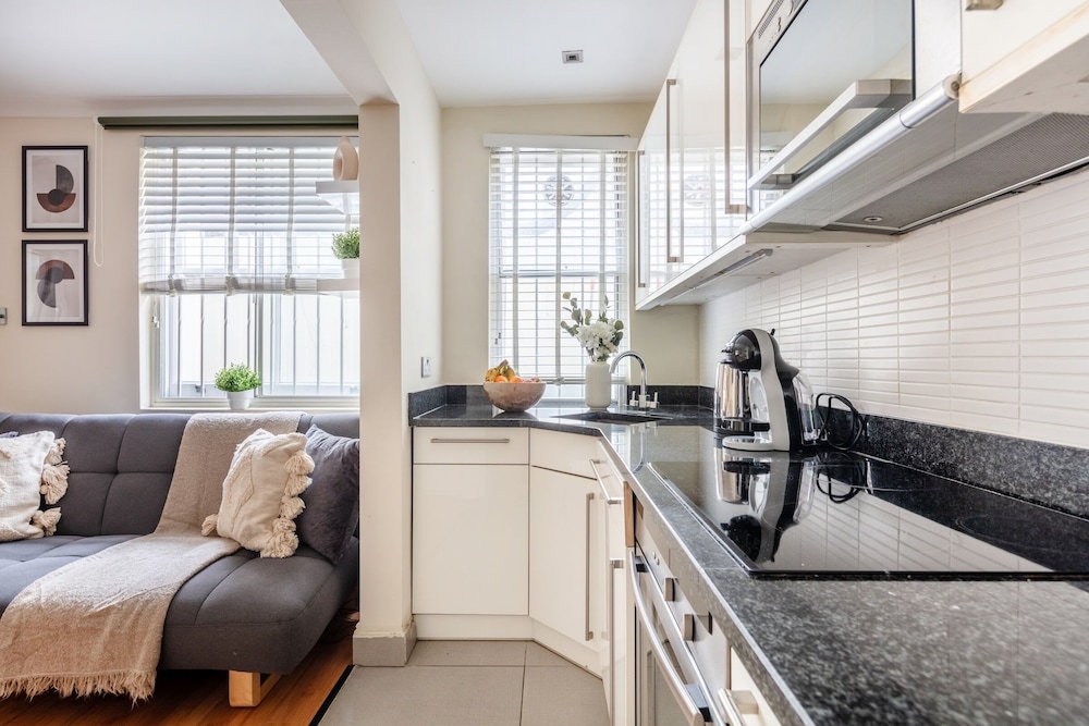 Classic 1BR - Notting Hill Gem