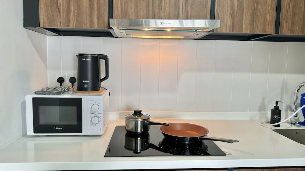 UNA Serviced Apartment by Manatidur