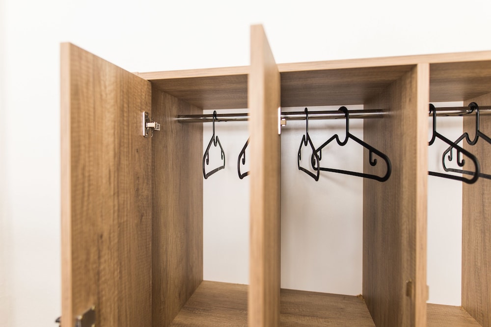 2B Hostel & Rooms