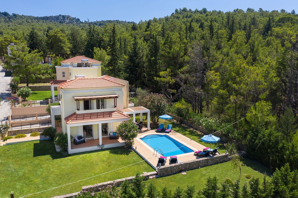 Seven Springs Villas