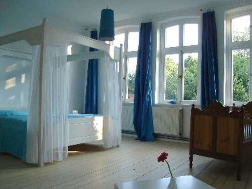 The Large Holiday Apartment