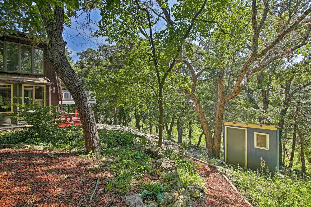 New York City Vacations - Walk to Tuttle Creek Lake: Secluded Scenic Retreat - Property Image 18