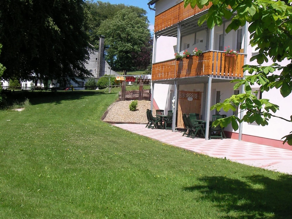 Comfy Holiday Home in Burg Reuland With Sauna, Terrace, BBQ