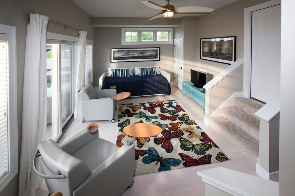 Swing Bridge Condo - Unit 10