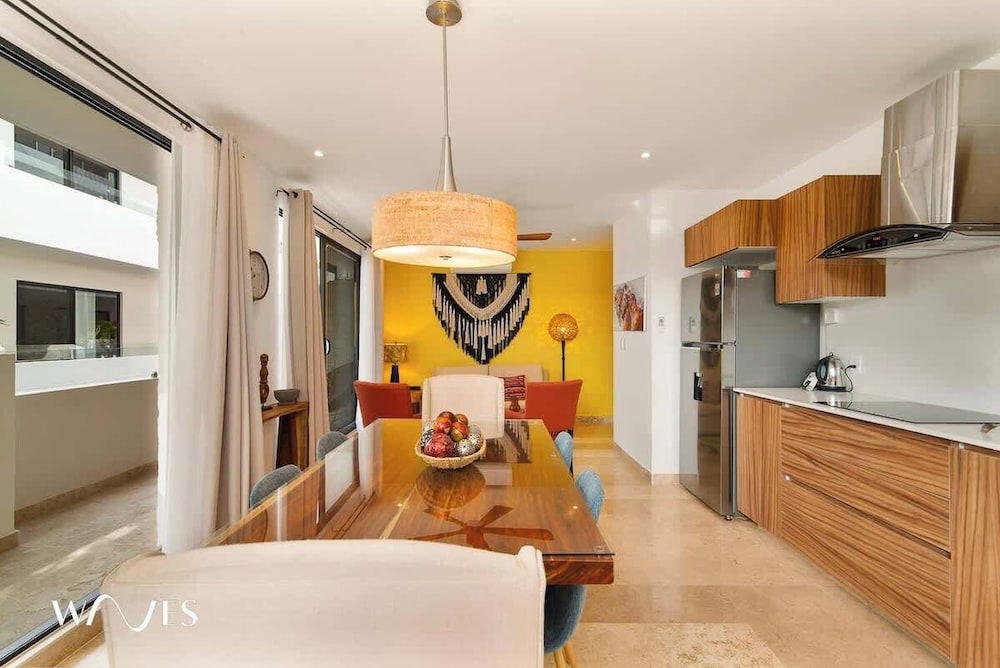 Colorful Perfect Located 2 Br. W/great Amenities
