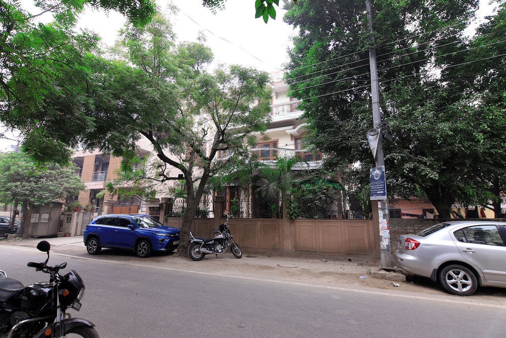 Hotel Ashray Noida