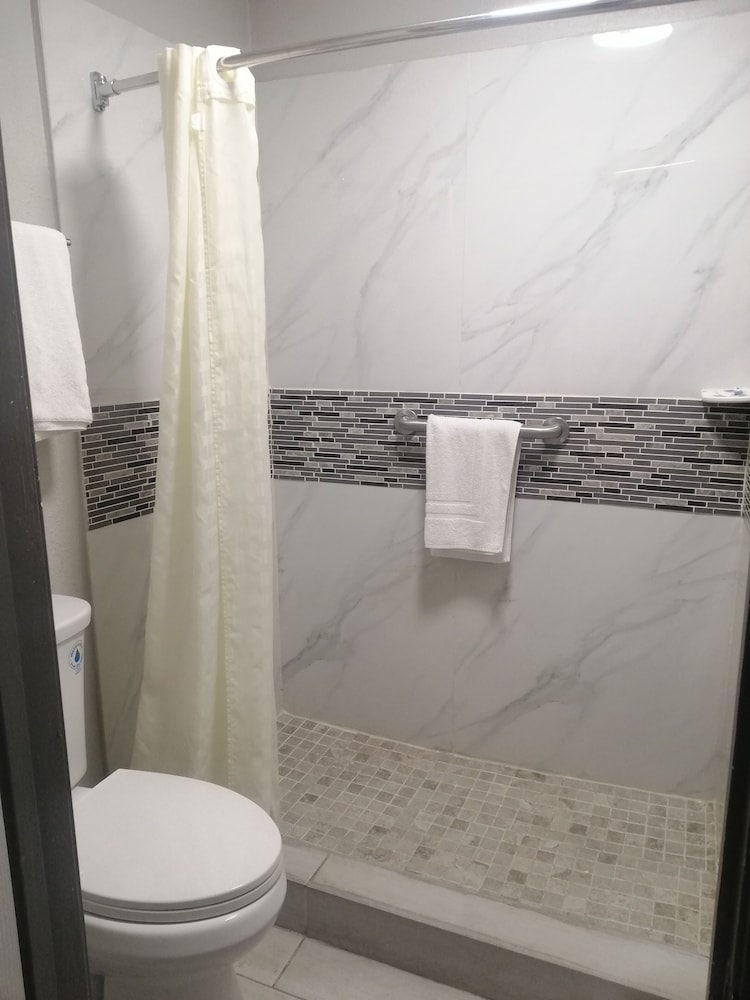Royal Inn & Suite