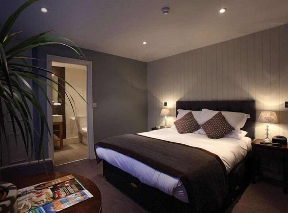3 Bedroom Penthouse - City Centre Suites