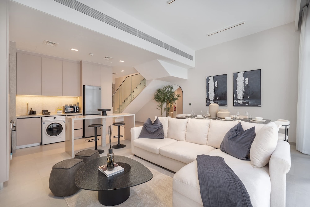 Classy 4-bedroom Villa With Spacious Balcony in Nad Al Sheba