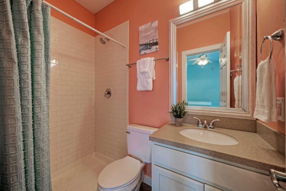 Costa Bahia Condos Sleeps 26, Pool, Short Beach Stroll