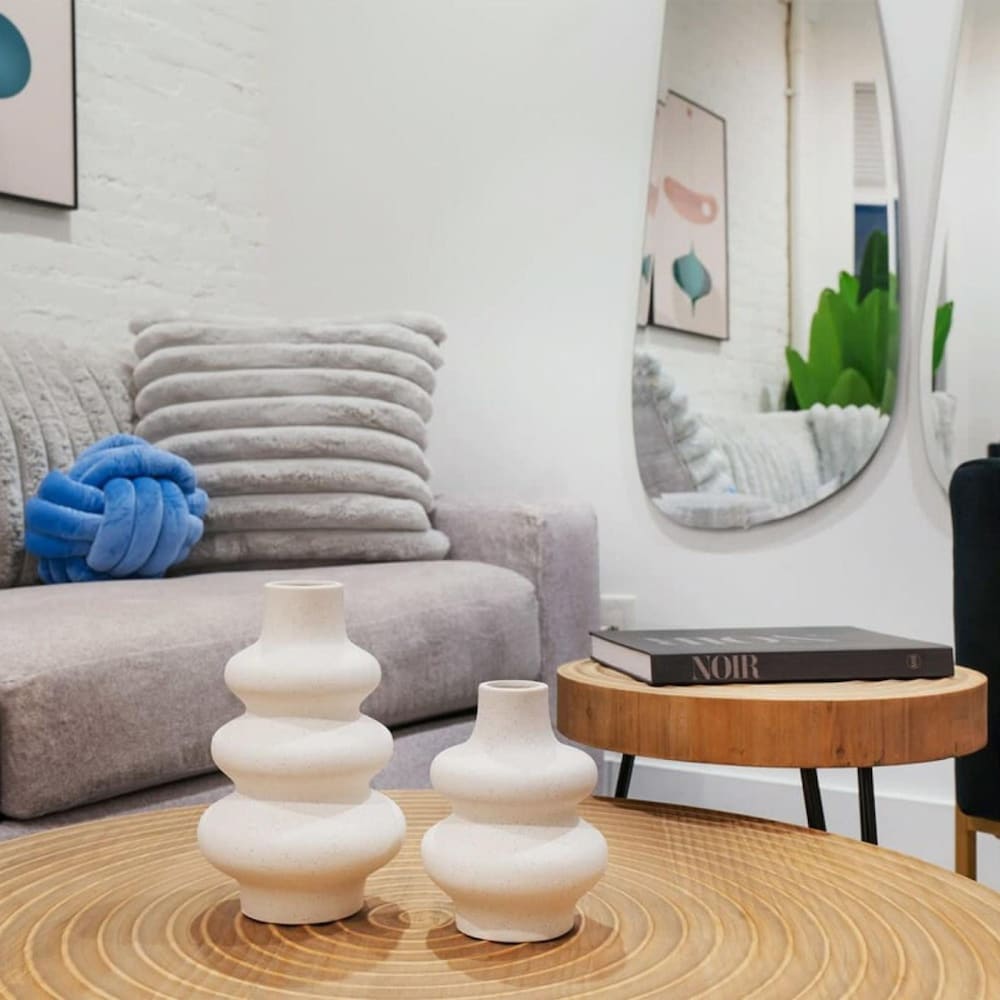 1290-7 New Renovated 2 Bedrooms in UES