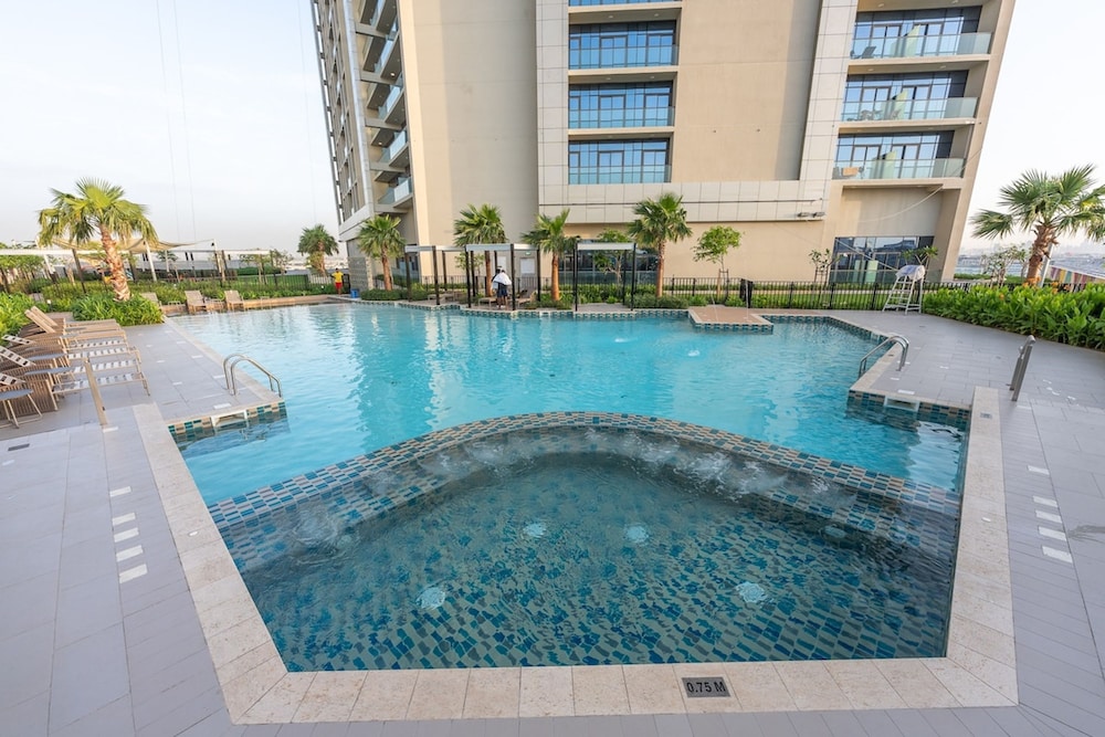 Stunning 2BR With Amazing Views in Business Bay