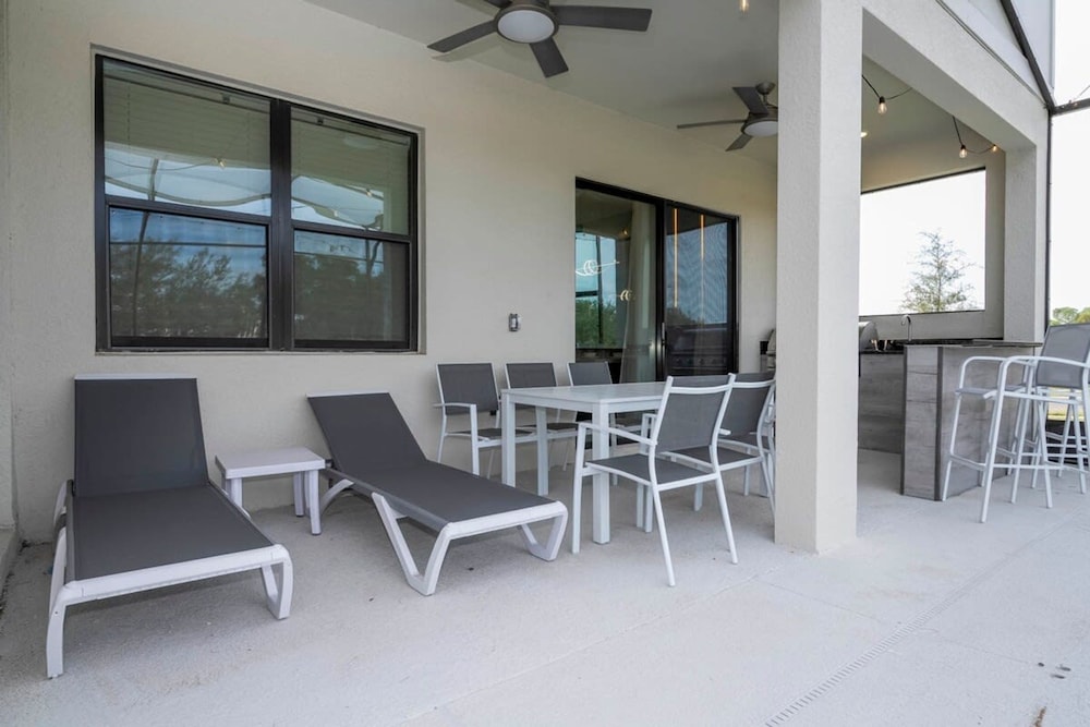 6163 Fantastic Home With 12bd