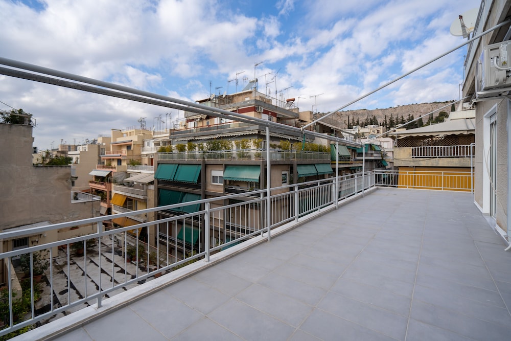 Athens Hideout apt with rooftop