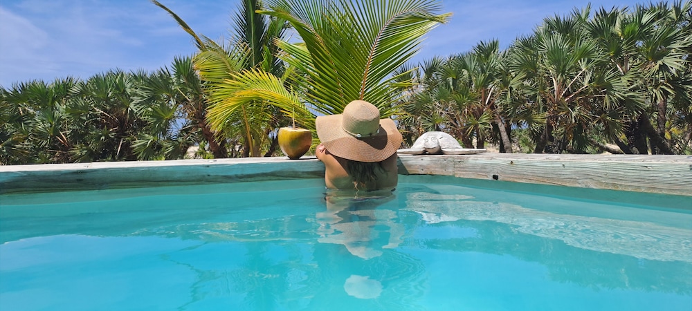 Sunset Villa - Luxury Beachfront Villa with Private Pool by Karula Sand Villas