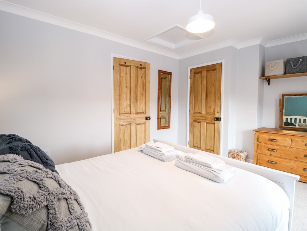 3 The Cottages