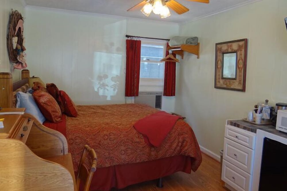 The Homestead Inn