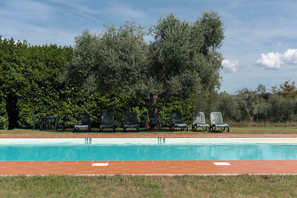 Country Villa In Tuscan Hills
