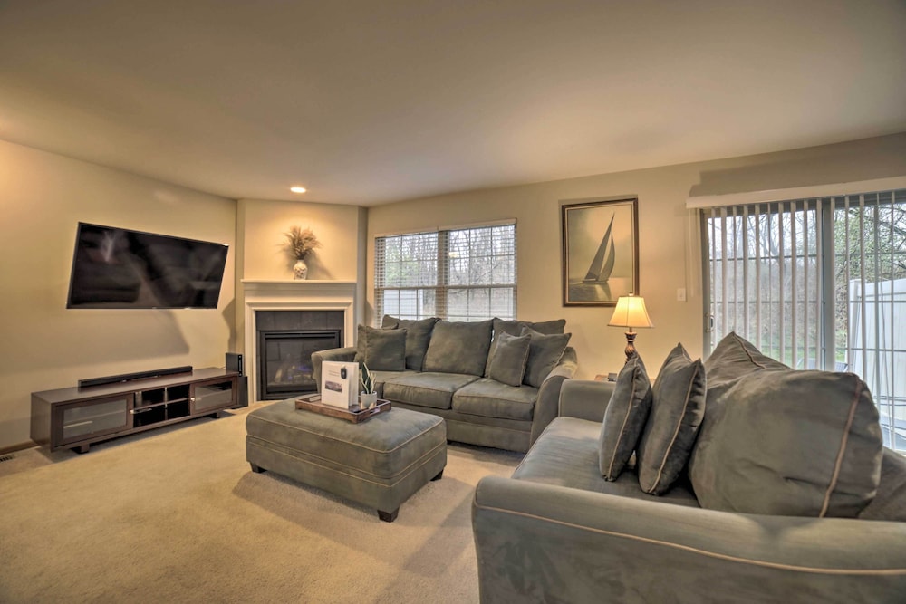 Family-friendly Townhome: 16 Mi to Pittsburgh! - Property Image 39