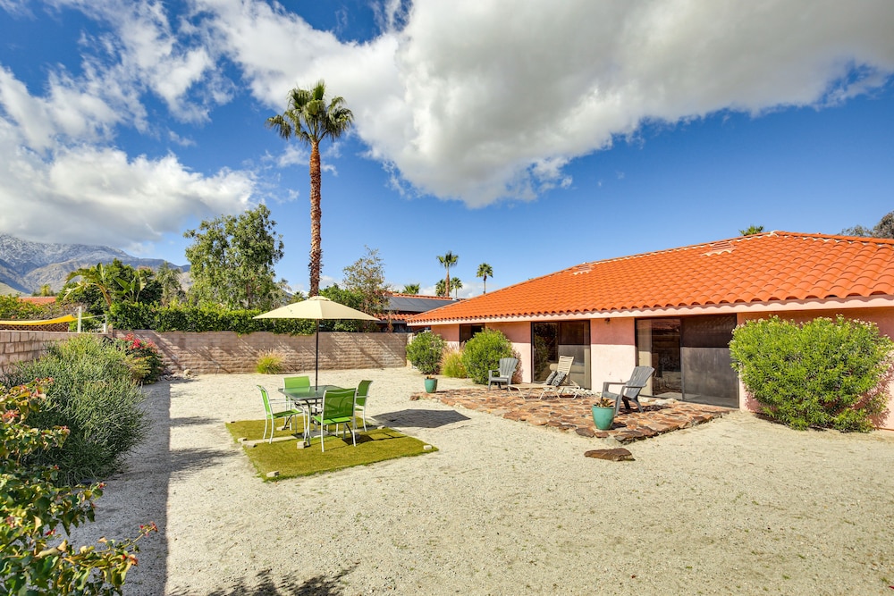 Inviting Palm Springs Home: 3 Mi to Downtown! view 5