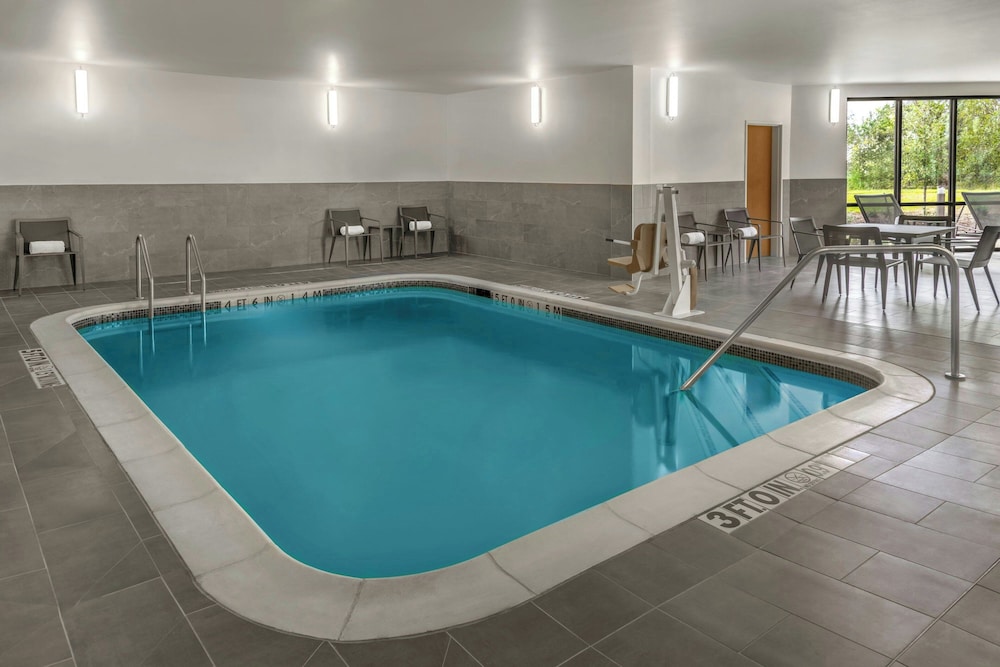 Courtyard By Marriott Sherman