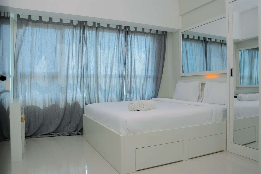 Studio Apartment at The Springlake View Summarecon with Mall View, เบคาซี - 14