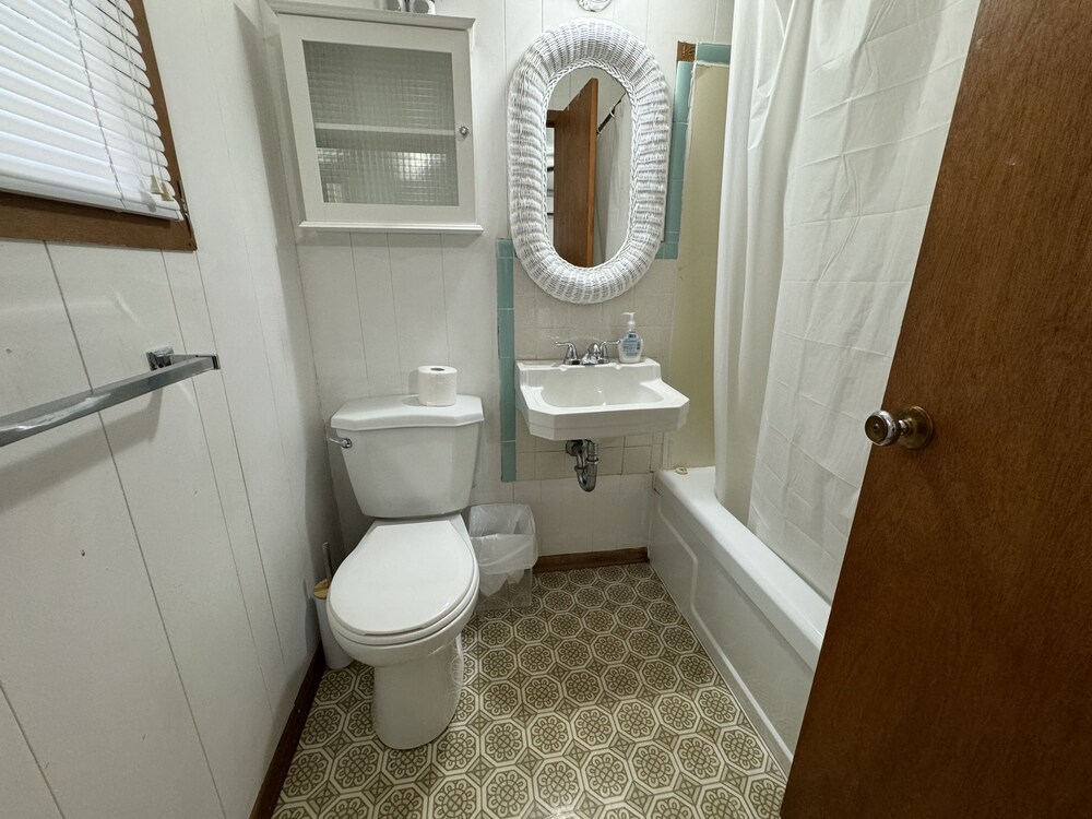 Lake Sparrow Guest House Inc