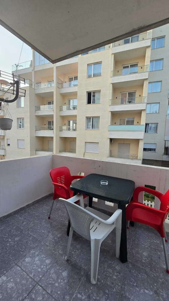 Tirent Apartment - Your Beach Home in Vlorë