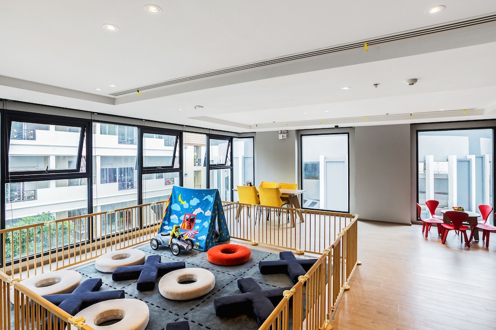 The Base Central Pattaya by Favstay