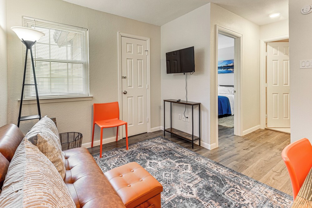 Cozy 2-story Condo Near Galleria in North Dallas!