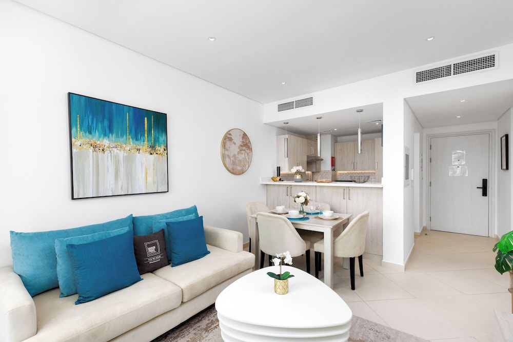 Maison Privee - Elegant Palm Retreat w/ Iconic Sea and Marina Vws
