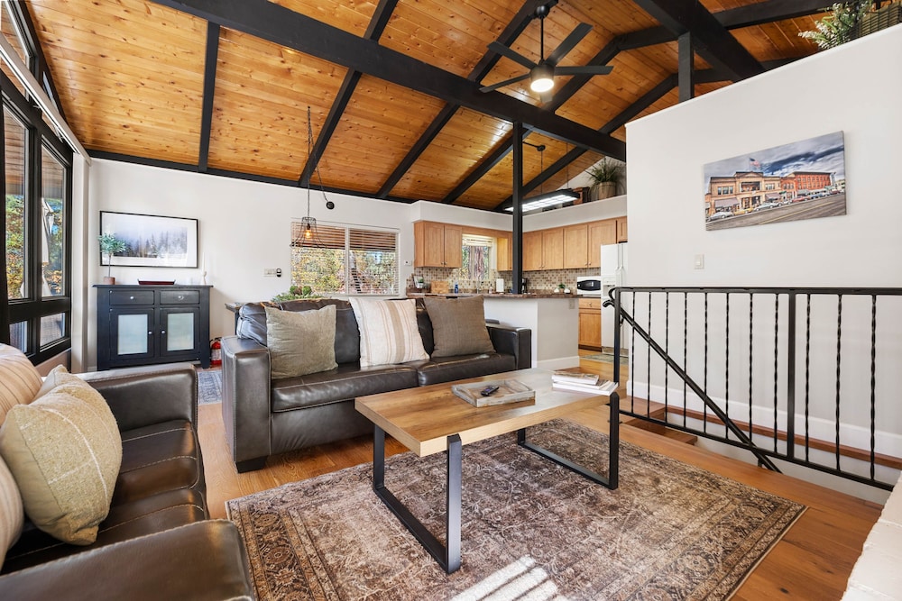 Ponderosa Hideaway 4-br Cabin Mtn View Trails Brbq