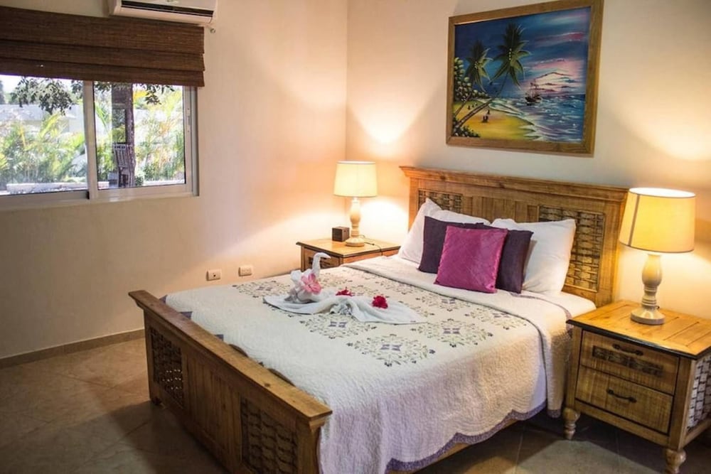 Fully Equipped 4 Bedroom Villa in Gated Community view 3