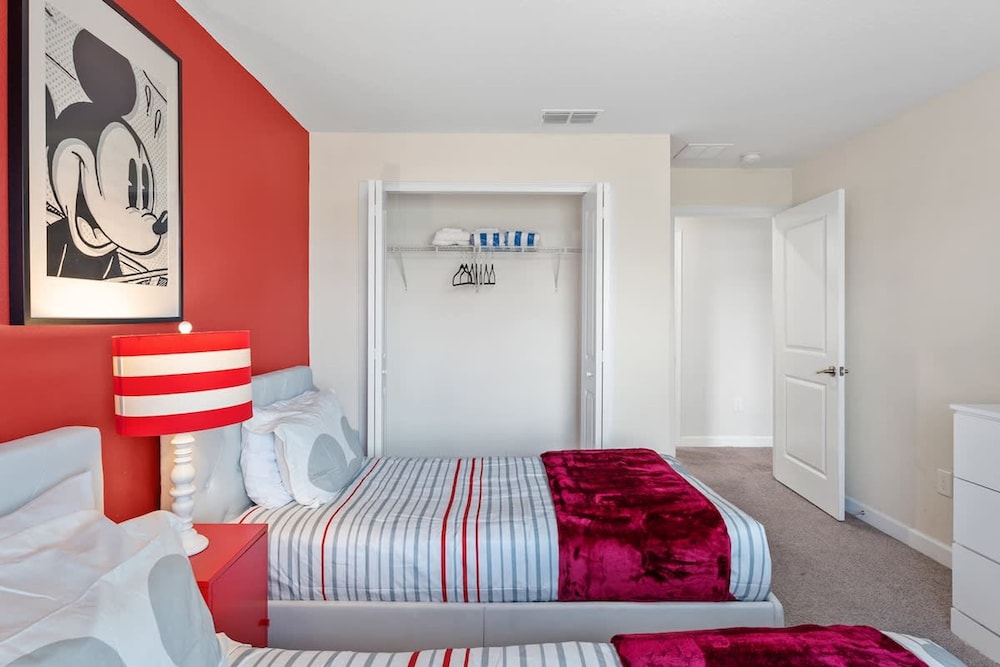 Amazing Resort Near Disney 4BR Townhome