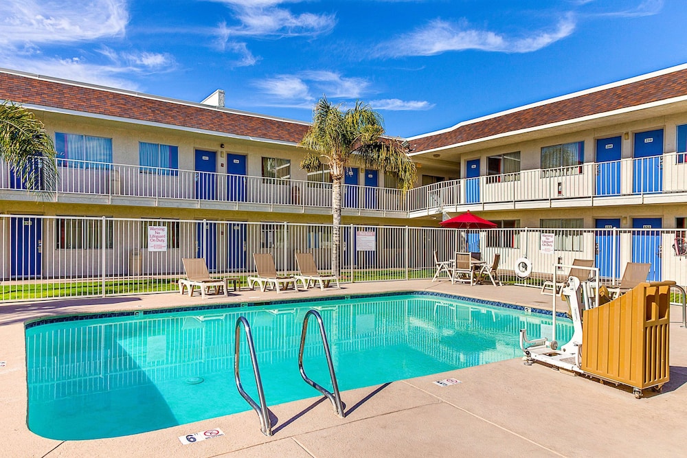Motel 6 Phoenix North - Bell Road