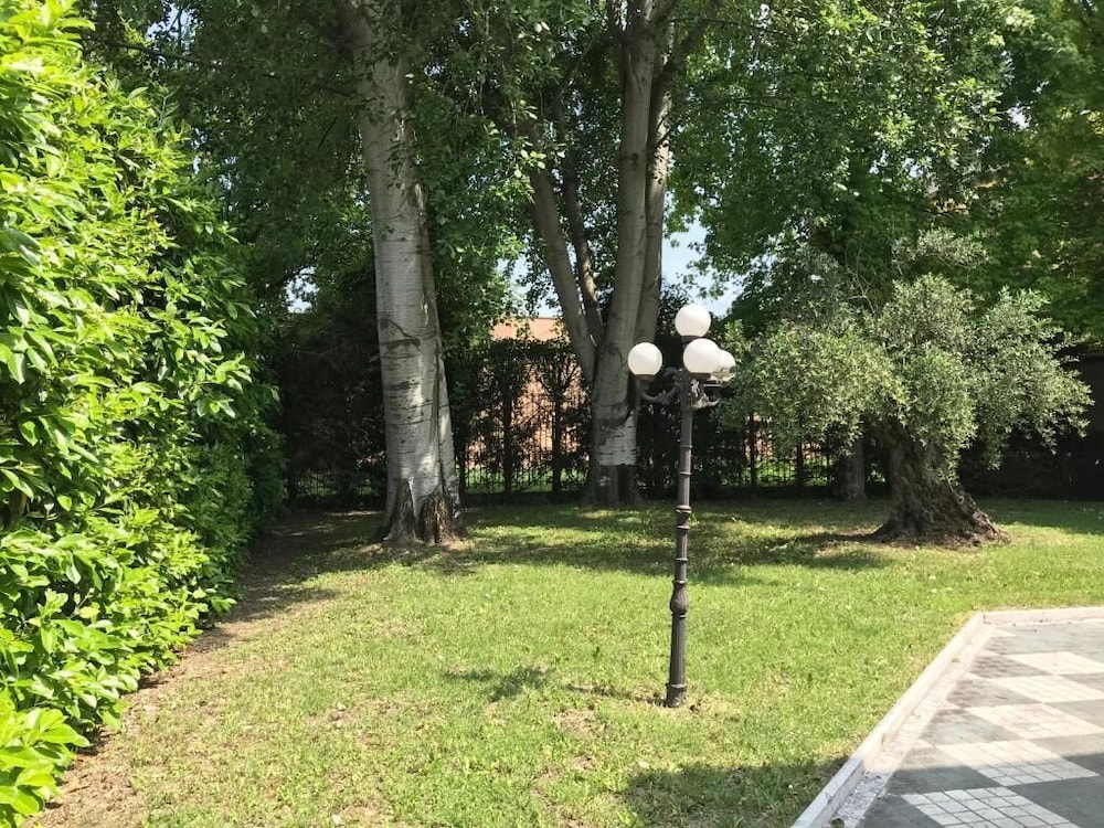 Villa Donatella Rooms & Apartments view 2