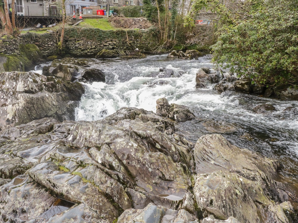 Tyn Y Ffynnon