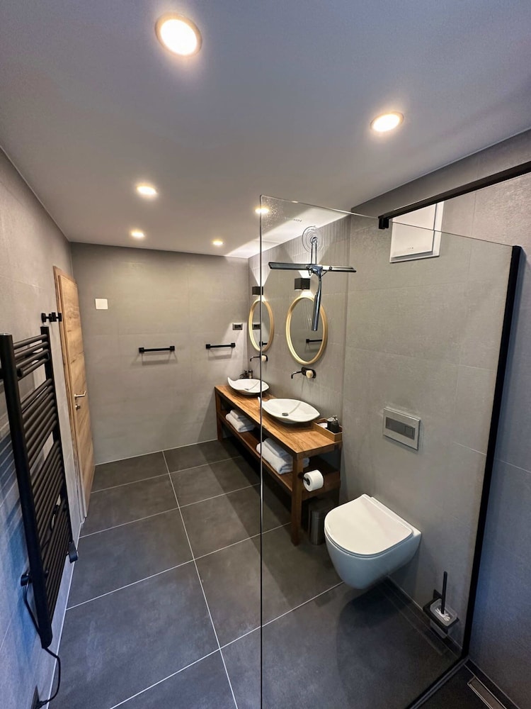 The Villa Bled Premium Luxury Retreat