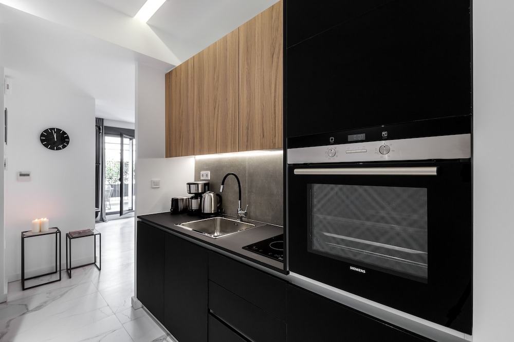 Elysan Urban Stays