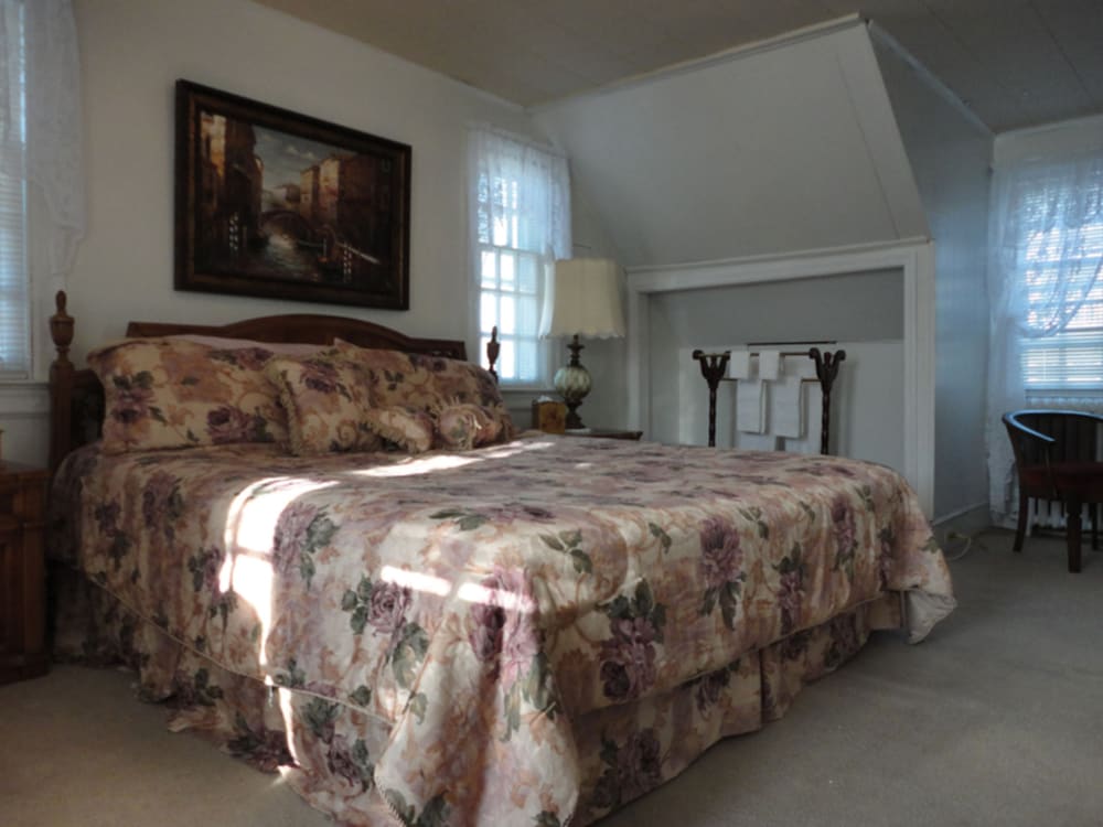Plymouth Inn