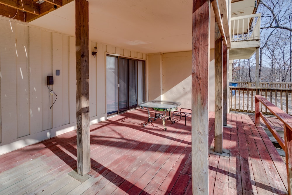Cherokee Village Townhome w/ 3 Community Pools!