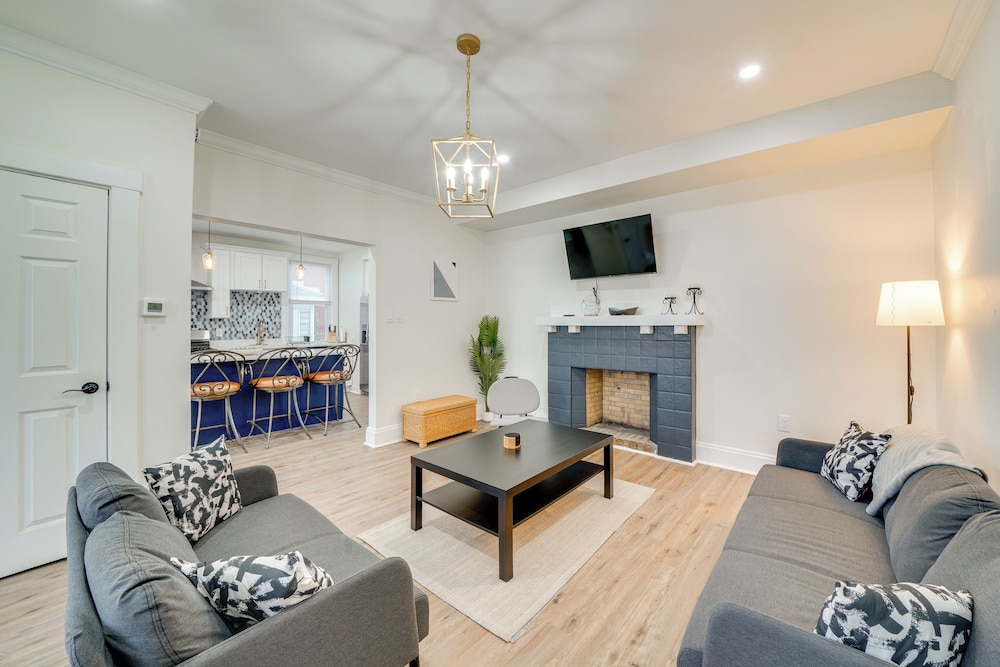 4 Mi to Dtwn: Pet-friendly Home in Pittsburgh