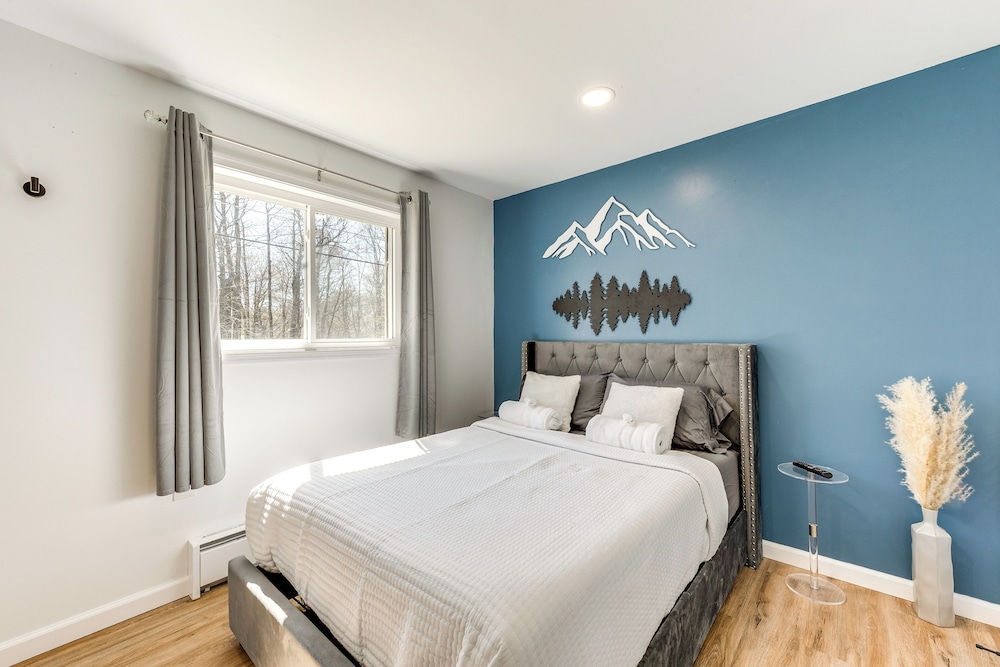 Lake & Beach Access: Bbq-ready Poconos Retreat!