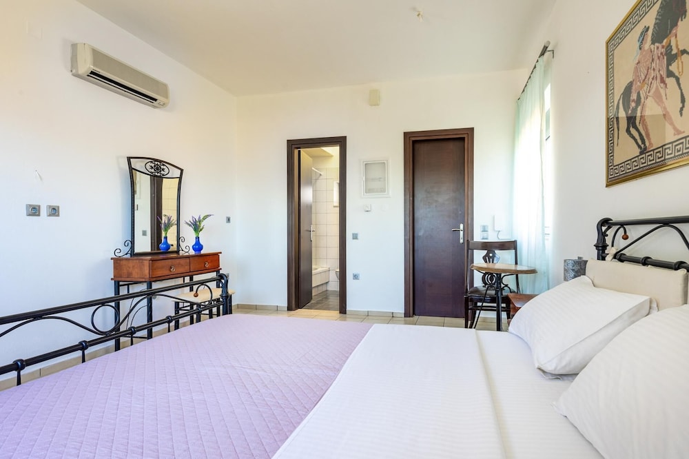 Villa Friends With Private Pool