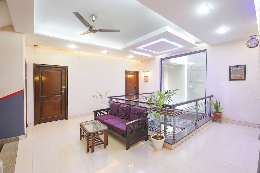 Fabhotel Pooja Residency