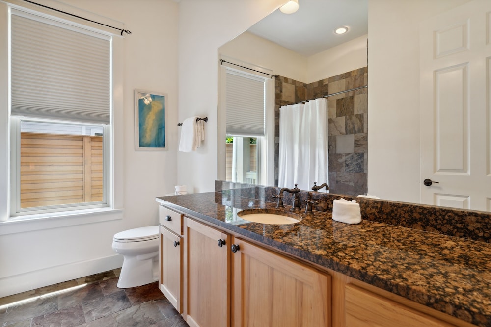 30A Beach House - Saltwater Cottage view 2