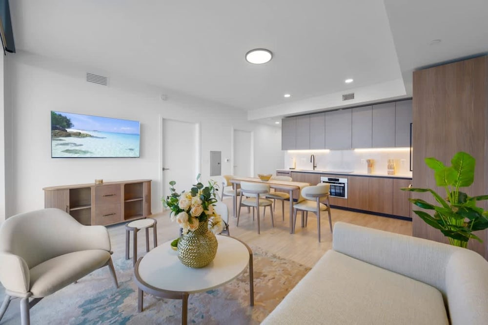 NOK Fantastic 1 BR Den in Miami
