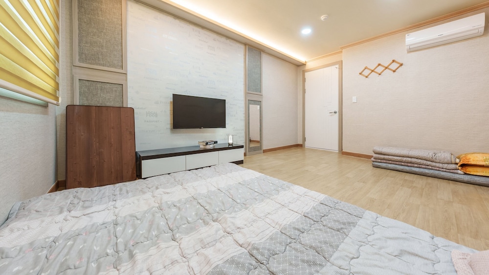 Boryeong The Daecheon Story Pension