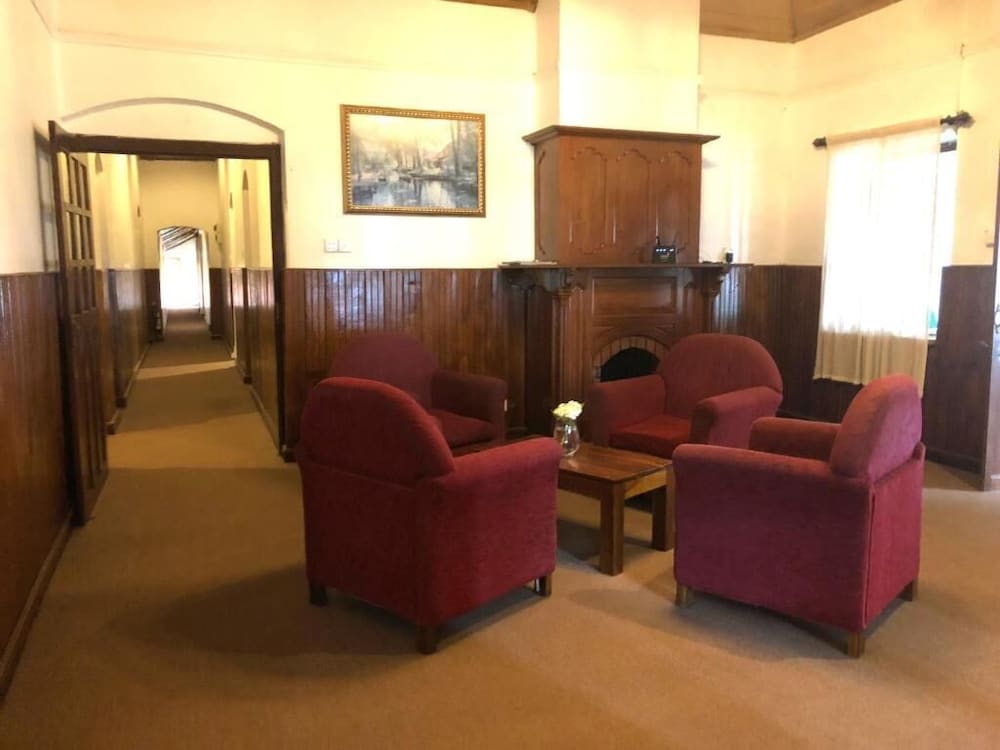Tea Bush Hotel - Nuwara Eliya